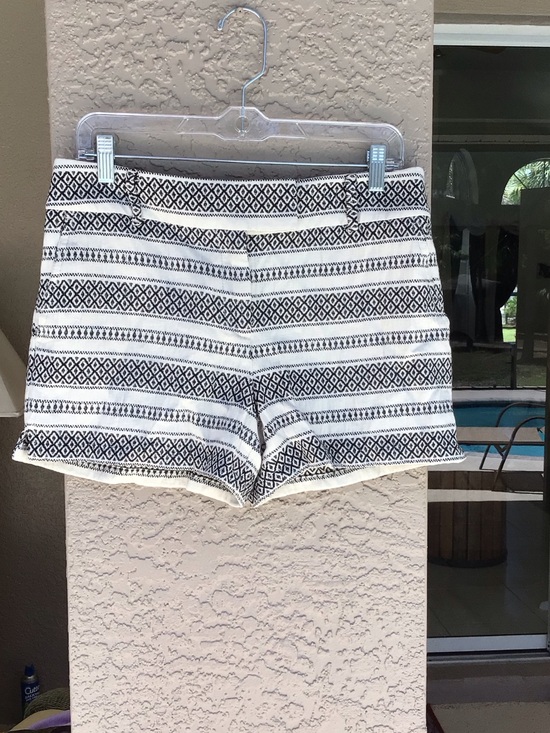 LOFT Pants - Ann Taylor LOFT riviera shorts size 6